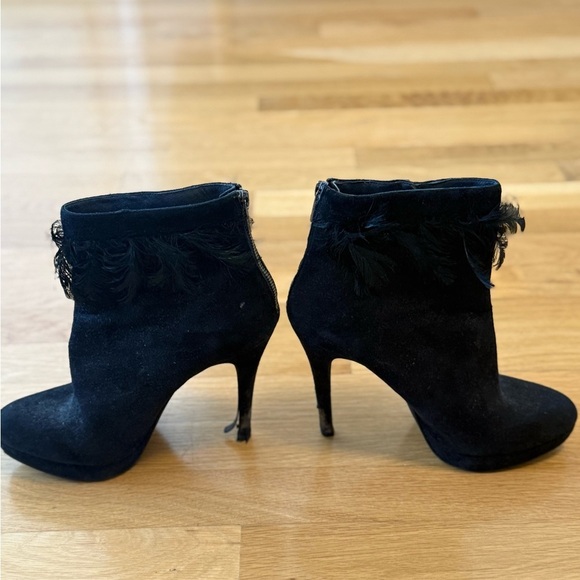 Michael Kors Elegant Black Feather Ankle Boots - Picture 5 of 13